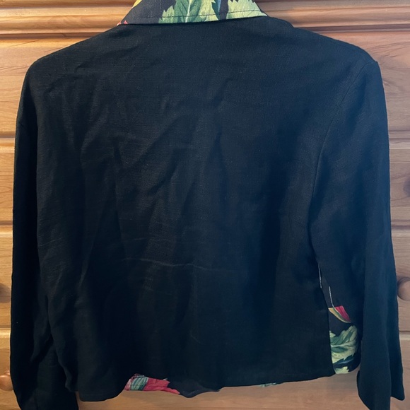 Women’s Black Floral Pattern Blazer Size Medium - Picture 3 of 6